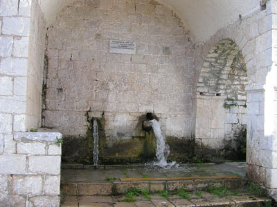 pera_vrisi_03_l.jpg
